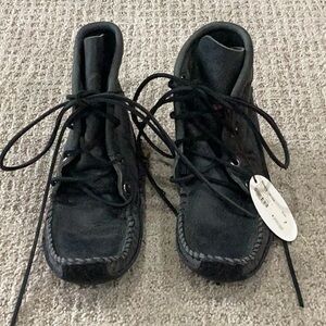 Itasca Black Women's Moccasins